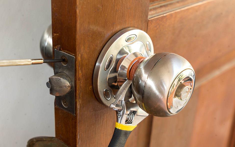 changer serrure porte fenetre pvc Breuillet